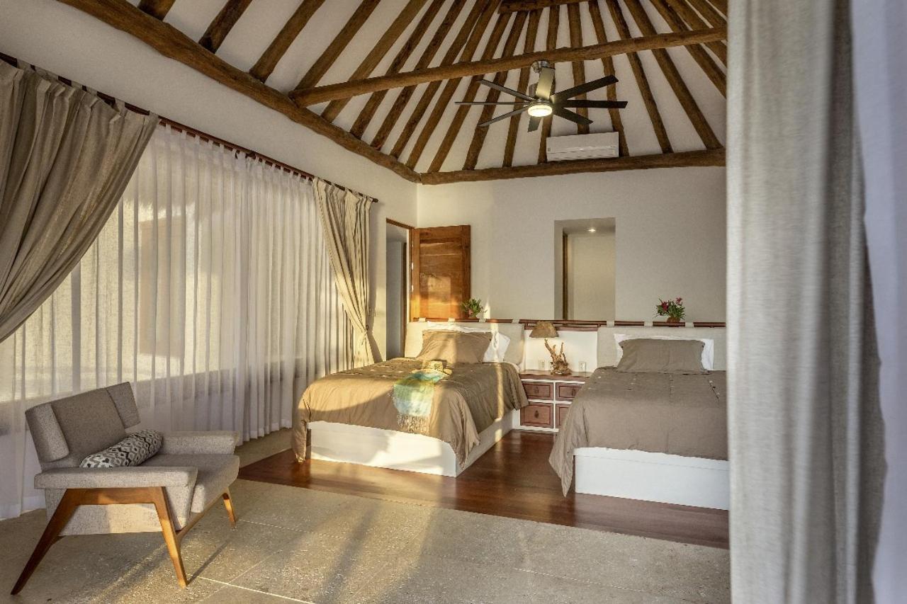 Dk Luxury Ocean Front Villa - Adults Only ホルボックス島 エクステリア 写真